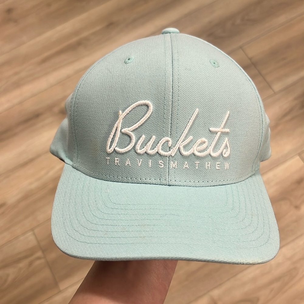 Travis Mathew Buckets Golf Hat - light blue